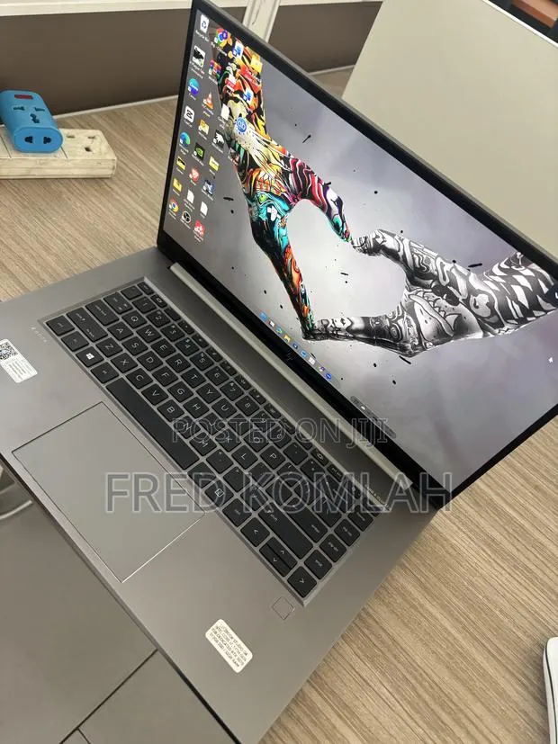 Laptop HP ZBook Studio G8 32GB Intel Core i7 SSD 512GB · Photo 1
