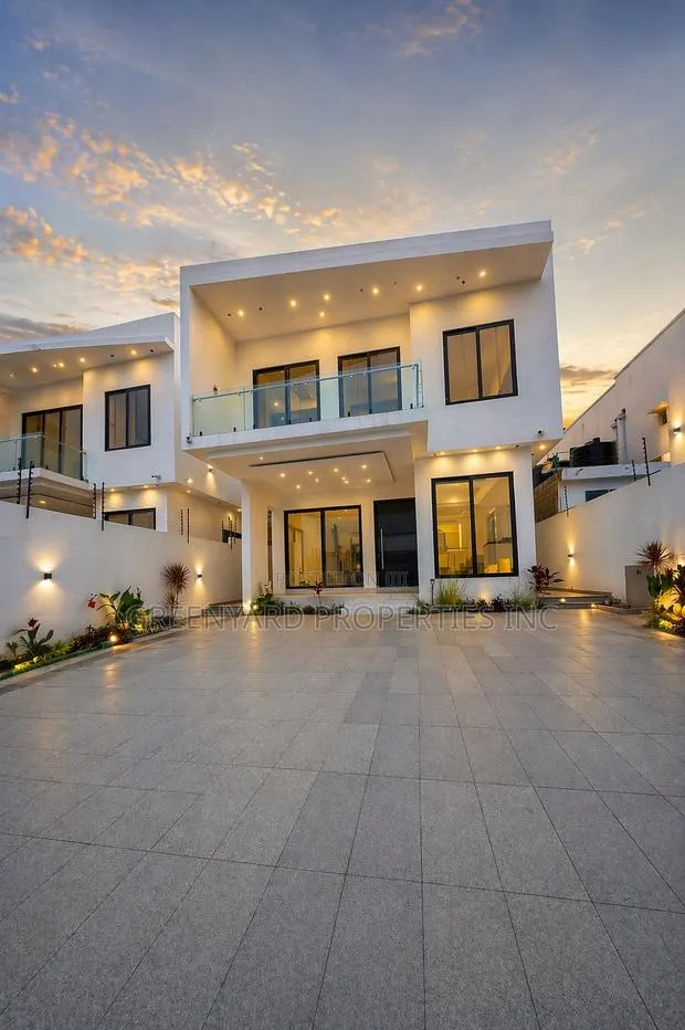 4bdrm House in A&C Mall, East Legon for sale · Photo 1