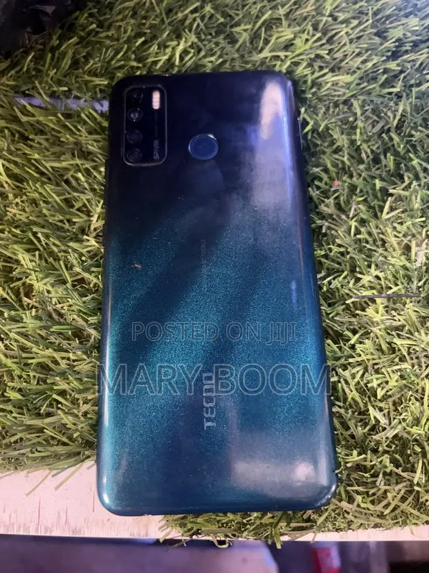 Tecno Spark 5 Pro 64 GB Green · Photo 1