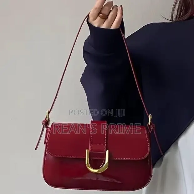 Shoulder Bags · Photo 1