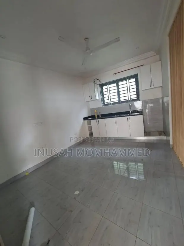2bdrm Apartment in Inusah, ECOMOG for rent · Photo 1