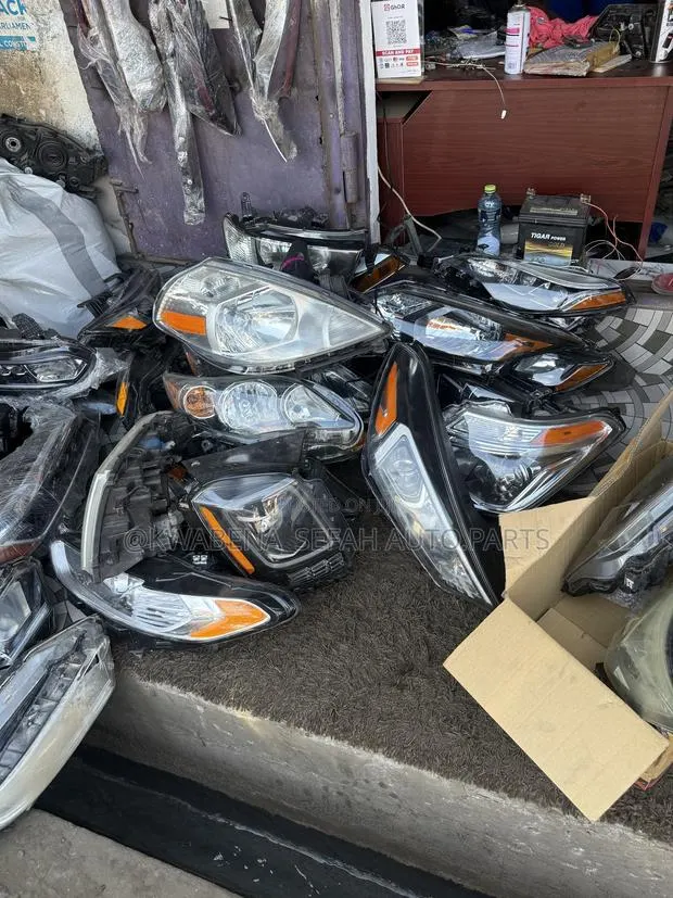 Original Car Headlights Available for All Cars · Photo 1
