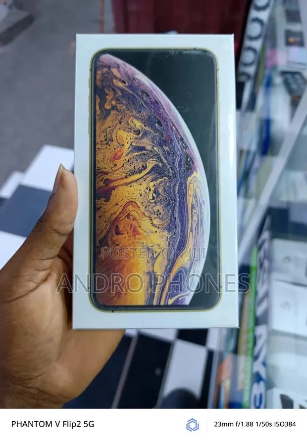 New Apple iPhone XS Max 64 GB Gold · Photo 1