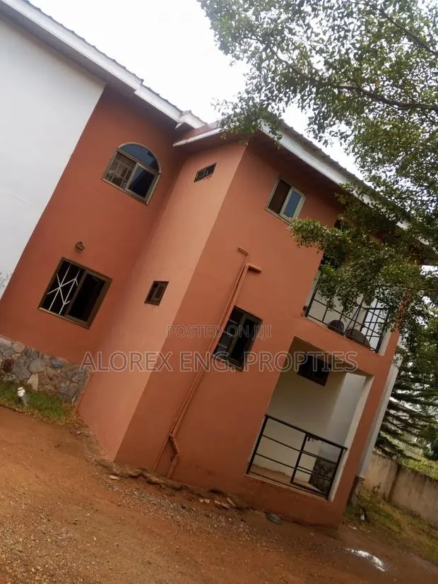 2bdrm Apartment in Amanfro, Frafraha for rent