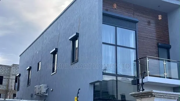 Automatic Roller Shutters To Darken Room For Sleep