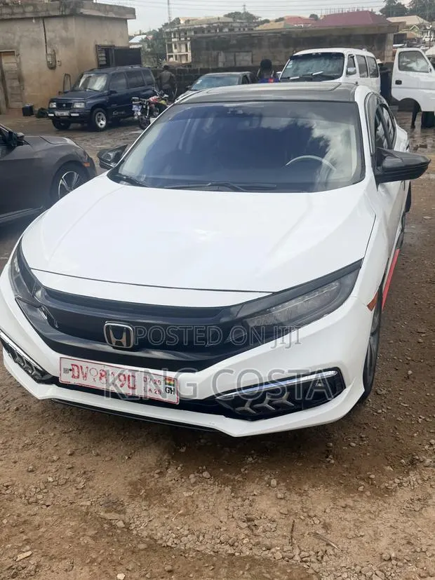 Honda Civic Touring 4dr Sedan (1.5L 4cyl) 2017 White · Photo 1