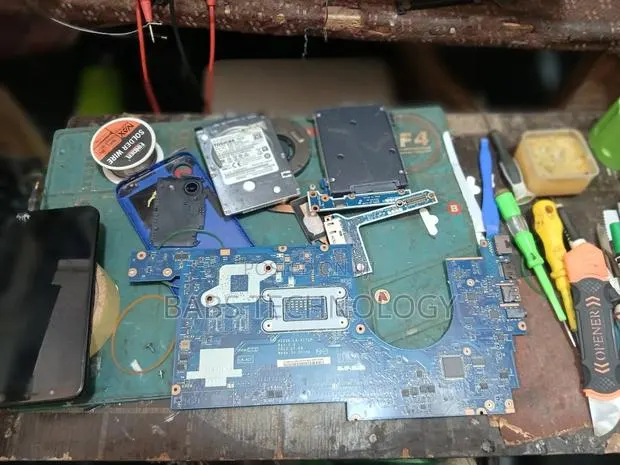 Laptop/Phones Repairs · Photo 2