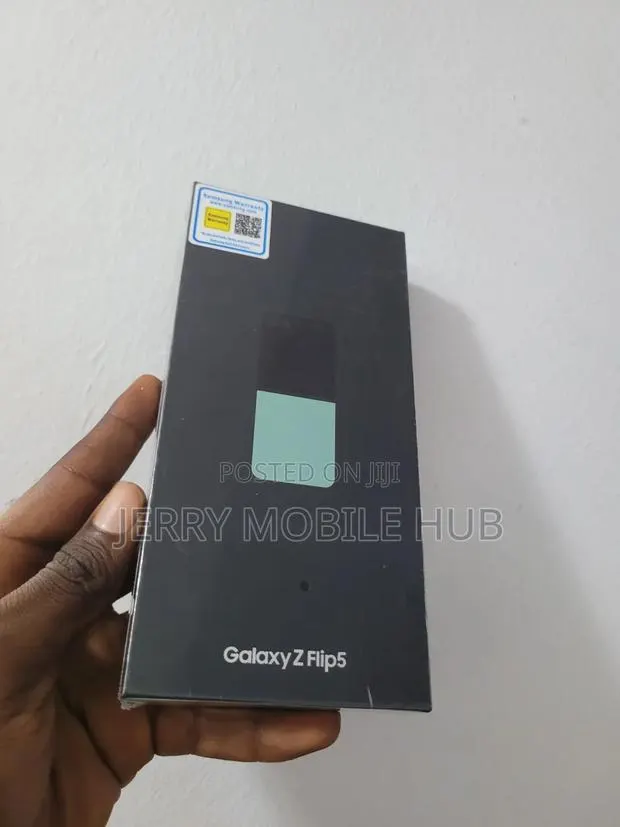 New Samsung Galaxy Z Flip 5 256 GB · Photo 1