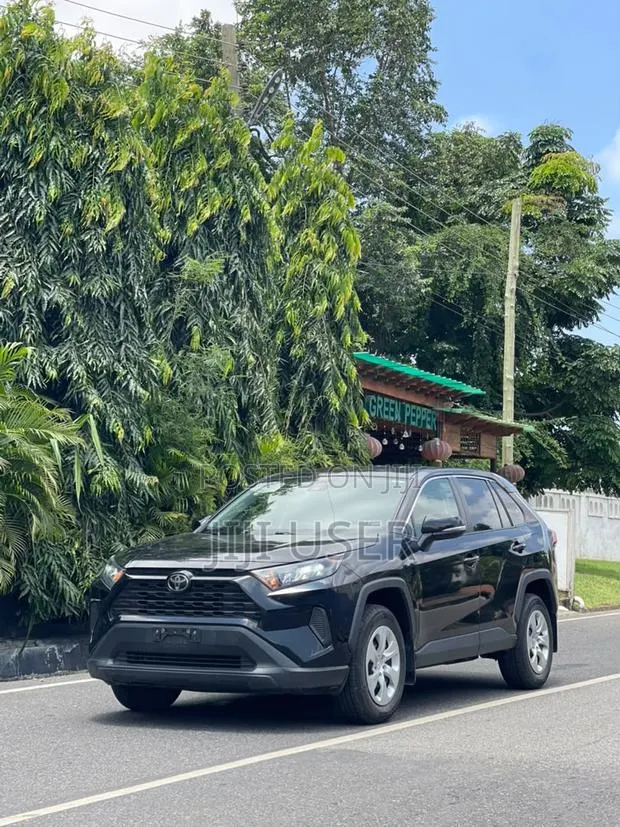Toyota RAV4 LE AWD 2023 Black · Photo 1
