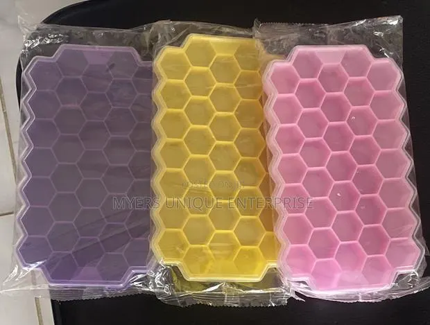 37 Grid Ice Cube Tray · Photo 1