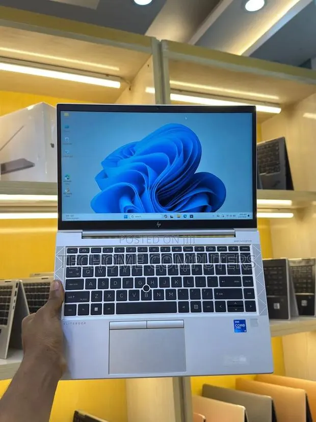 Laptop HP EliteBook 840 G8 16GB Intel Core i7 SSD 256GB · Photo 1