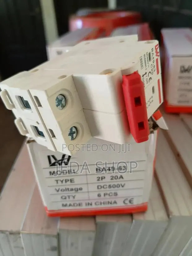 Dc Circuit Breaker 20 Amp · Photo 1