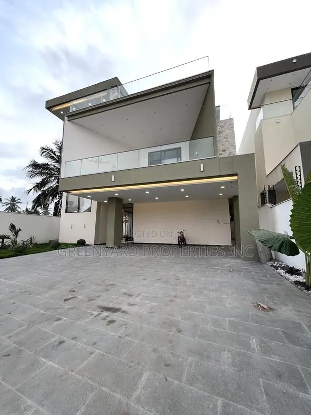 5bdrm Mansion in Cantonments for sale · Photo 1