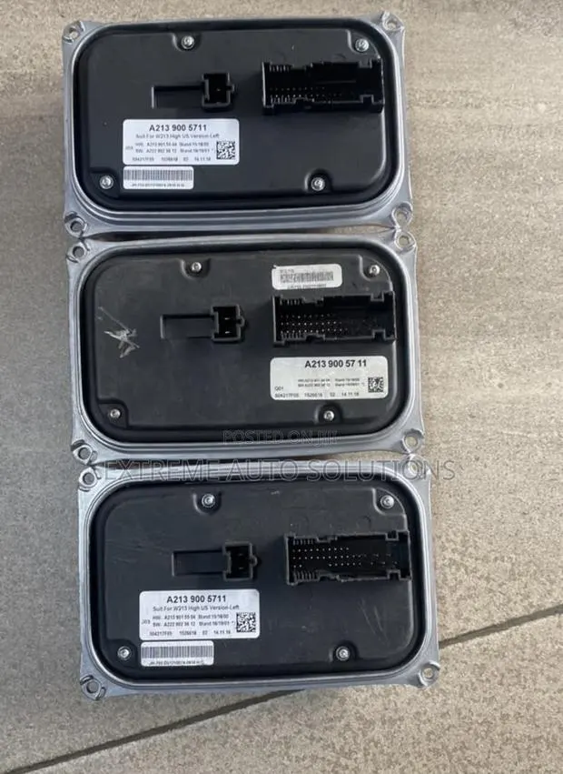 W205 / W213 Headlight Charger · Photo 1