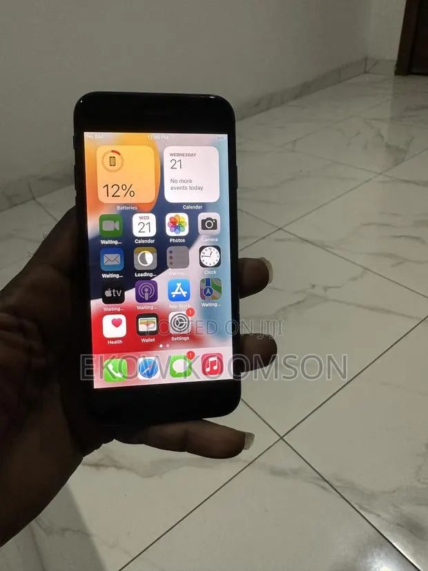 Apple iPhone 7 128 GB Black · Photo 1