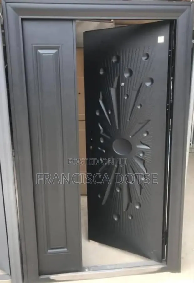 One N Half Door+Keys+Handle · Photo 1