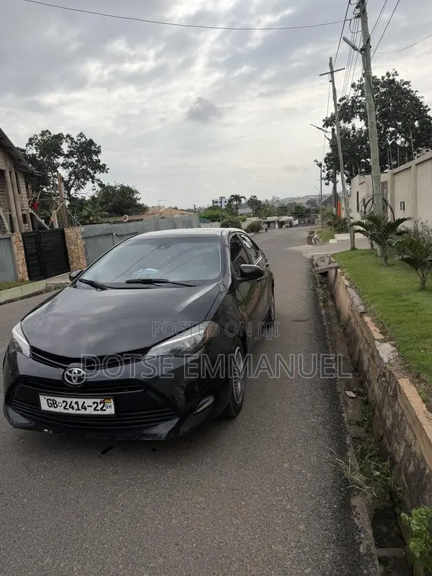 Toyota Corolla 2018 Black · Photo 1
