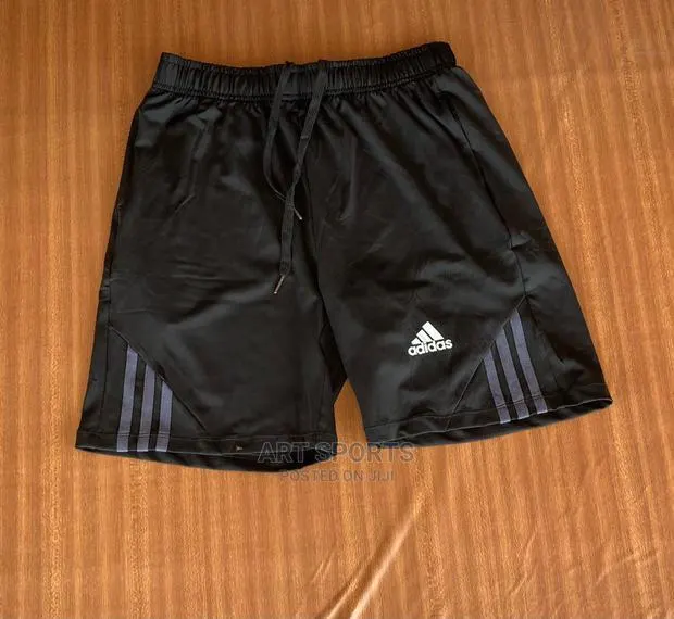 Adidas Shorts · Photo 1
