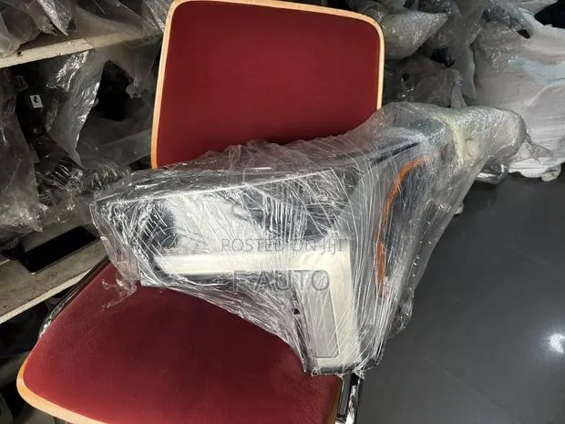 Toyota Tundra 2022,2023,2024,2025 Headlight Normal Type · Photo 1