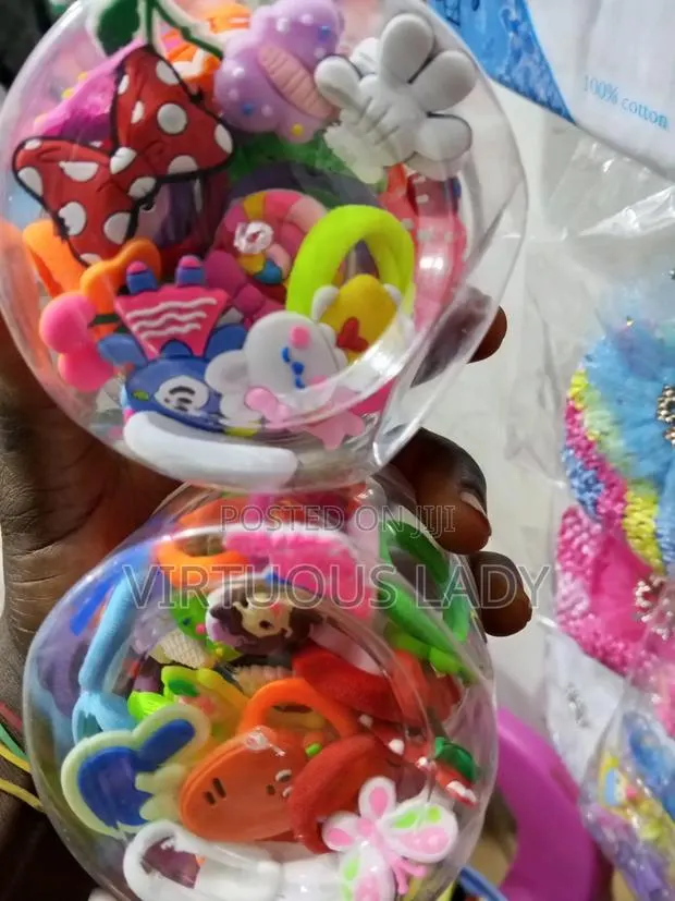 Hair Ribbons and Clips · Photo 1