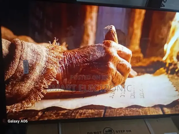 Samsung 43-Inch Smart Led Tv – Modern Home Viewing · Photo 1