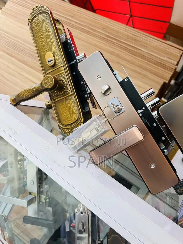 Security Door Lock With Keys (Door Lock) · Photo 1