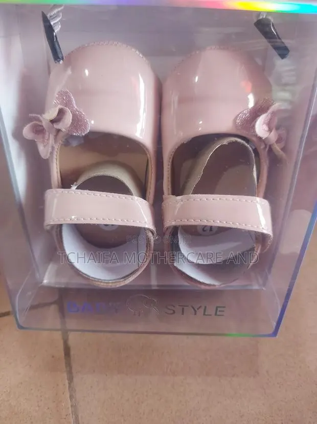 Kid's Shoes · Photo 1
