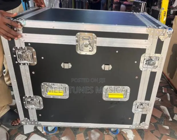 14u Amplifier Rack for Long Amplifiers · Photo 1