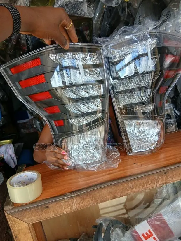 Taillight Gx460 2014-2016-2018-2020-2022 · Photo 1