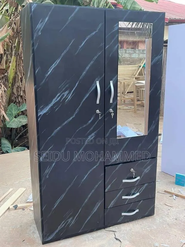 Two in One Wardrobe · Photo 1