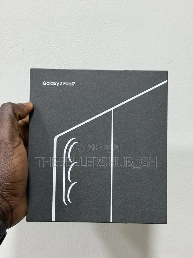 New Samsung Galaxy Z Fold7 256 GB Black · Photo 1