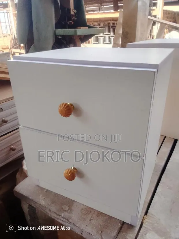 Bed Side Cabinet · Photo 1