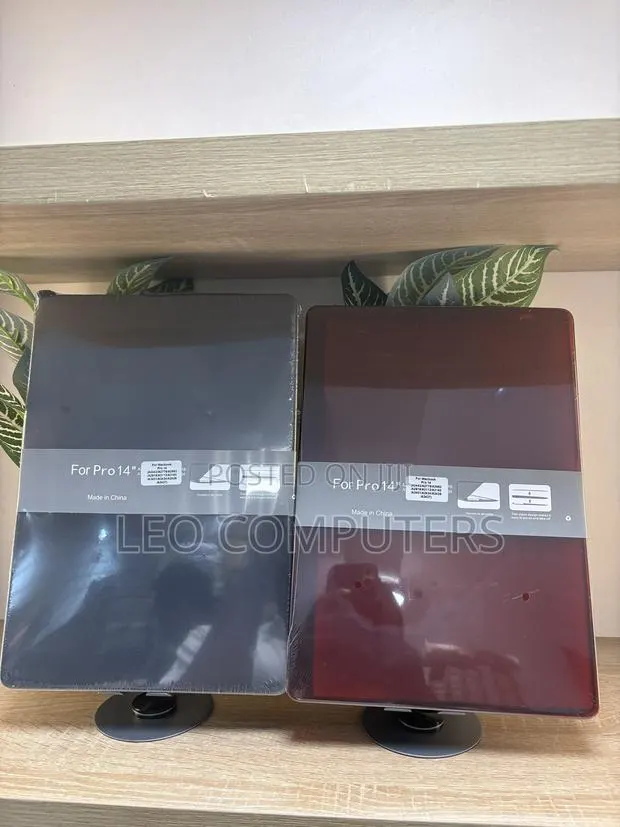 MacBook Pro 14inches Cases for 2021-2025 · Photo 1