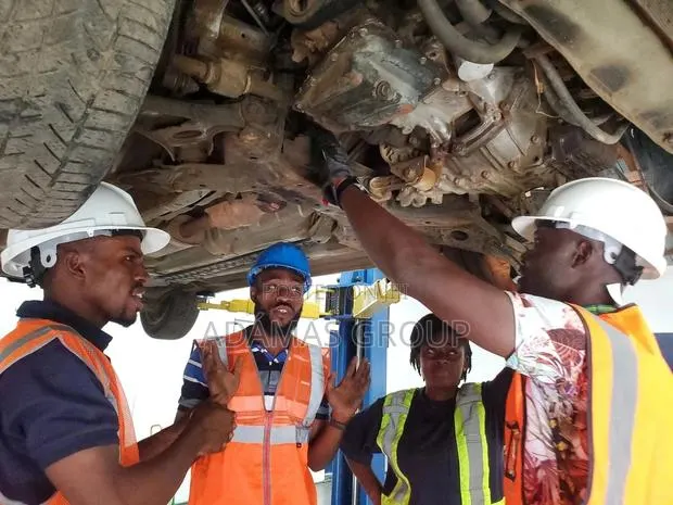 Automobile Technician · Photo 1