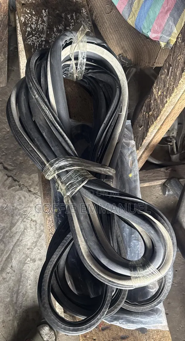 Toyota Camary Door Rubber 06-11 Body · Photo 1