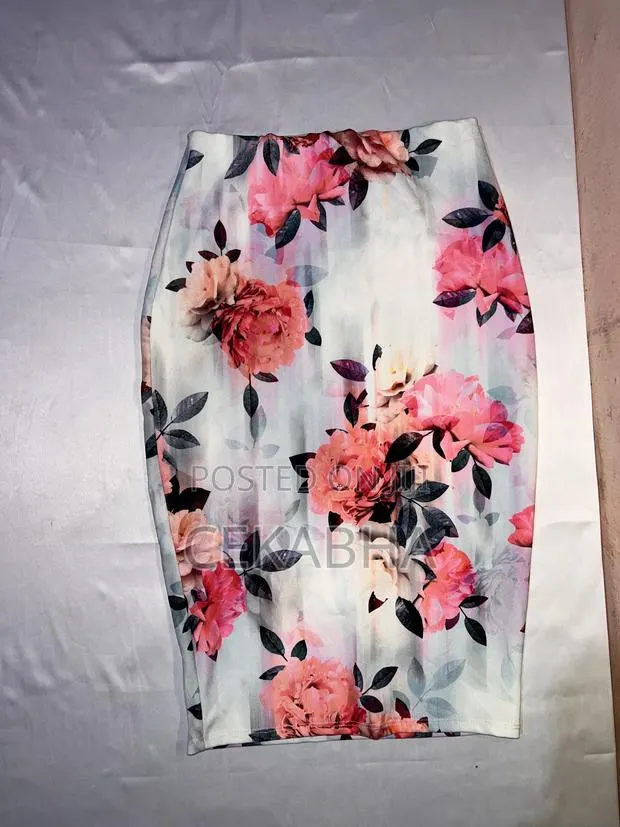 Flowery and Printed Skirts · Photo 1