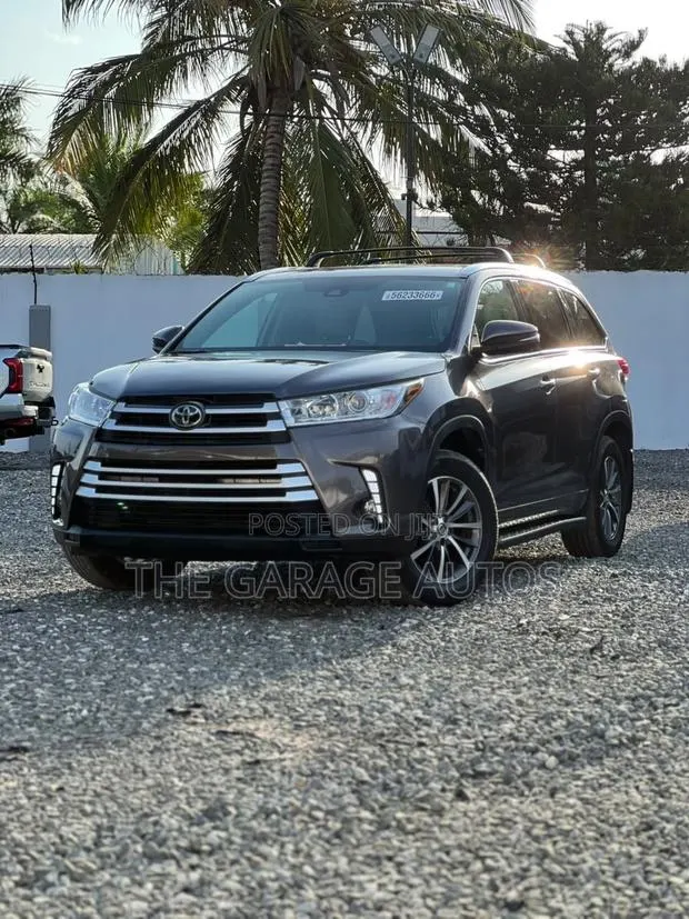 Toyota Highlander XLE 4x4 V6 (3.5L 6cyl 8A) 2018 Gray · Photo 1