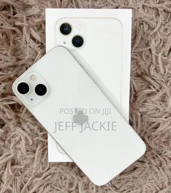 Apple iPhone 13 128 GB White · Photo 1