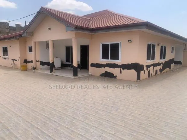 5bdrm House in Sefdard Properties, Adenta for rent · Photo 1