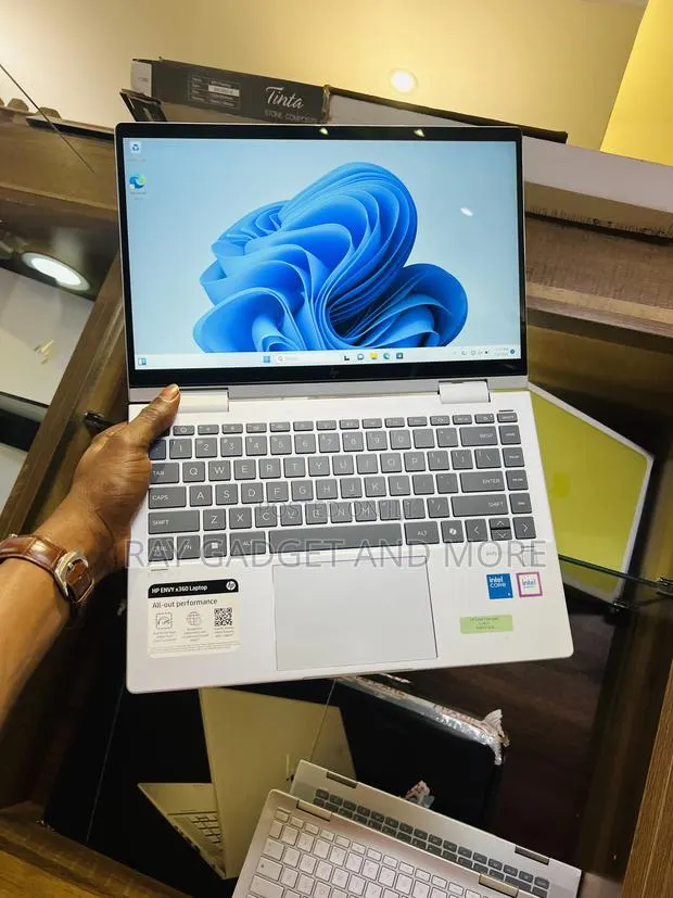 Laptop HP Envy 14 8GB Intel Core i5 SSD 512GB · Photo 1
