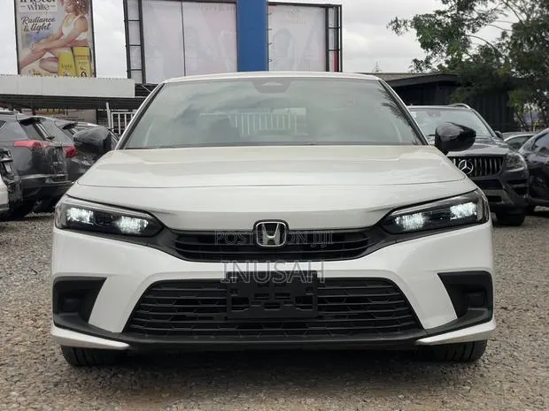 Honda Civic EX CVT 2024 White · Photo 1