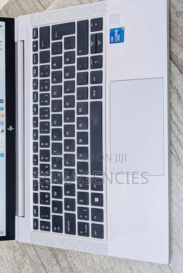 New Laptop HP Elitebook 830 G11 8GB Intel Core i5 SSD 256GB · Photo 1
