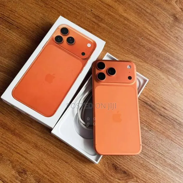 Apple iPhone 17 Pro Max 512 GB Orange · Photo 1