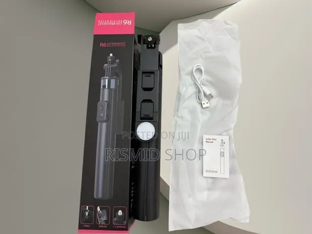R6 Wireless Smartphone Selfie Stick Tripod · Photo 1