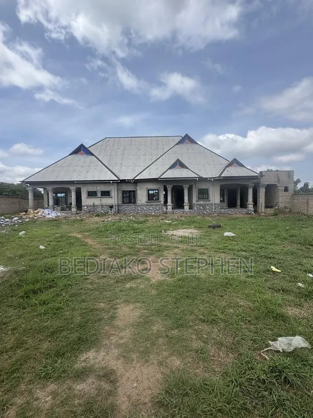 Furnished 4bdrm Block of Flats in Owner, Techiman Municipal for sale · Photo 1