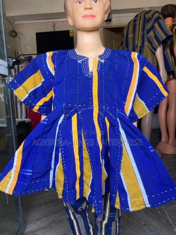 Kids Smock for Boys- Blue and Yellow · Photo 1
