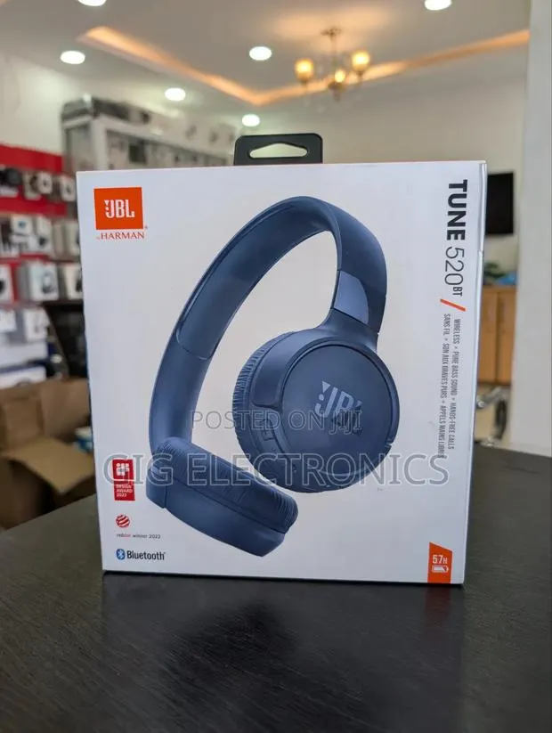 JBL Tune 520BT Wireless on-Ear Headphones (Blue) · Photo 1