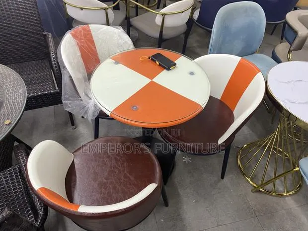 Imported Modern Outdoor Table With Chairs · Photo 1
