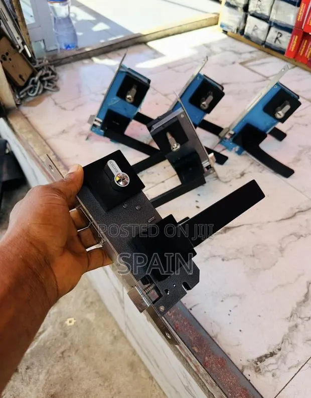 High Quality Door Handles Locks With Hinges (Door Lock) · Photo 1