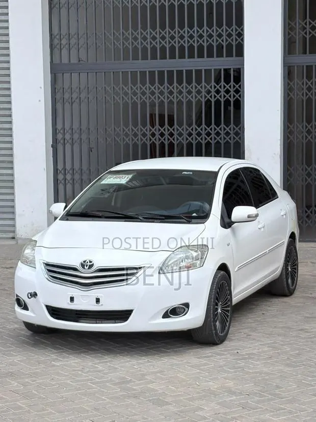 Toyota Vios 2012 White · Photo 1
